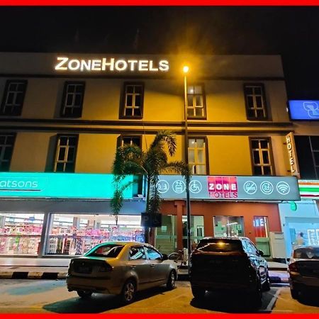 Zone Hotels, Telok Panglima Garang Teluk Panglima Garang Dış mekan fotoğraf