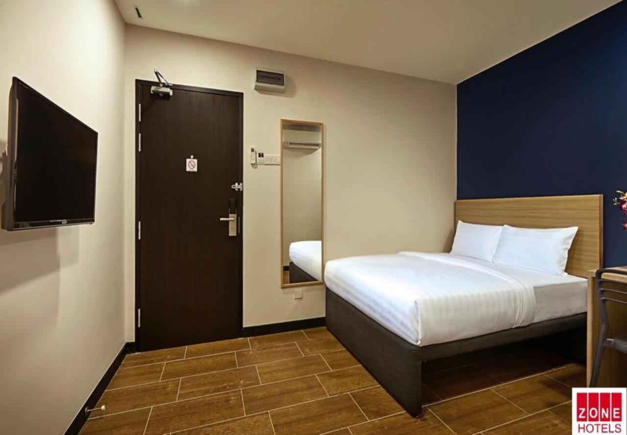 Zone Hotels, Telok Panglima Garang Teluk Panglima Garang Dış mekan fotoğraf