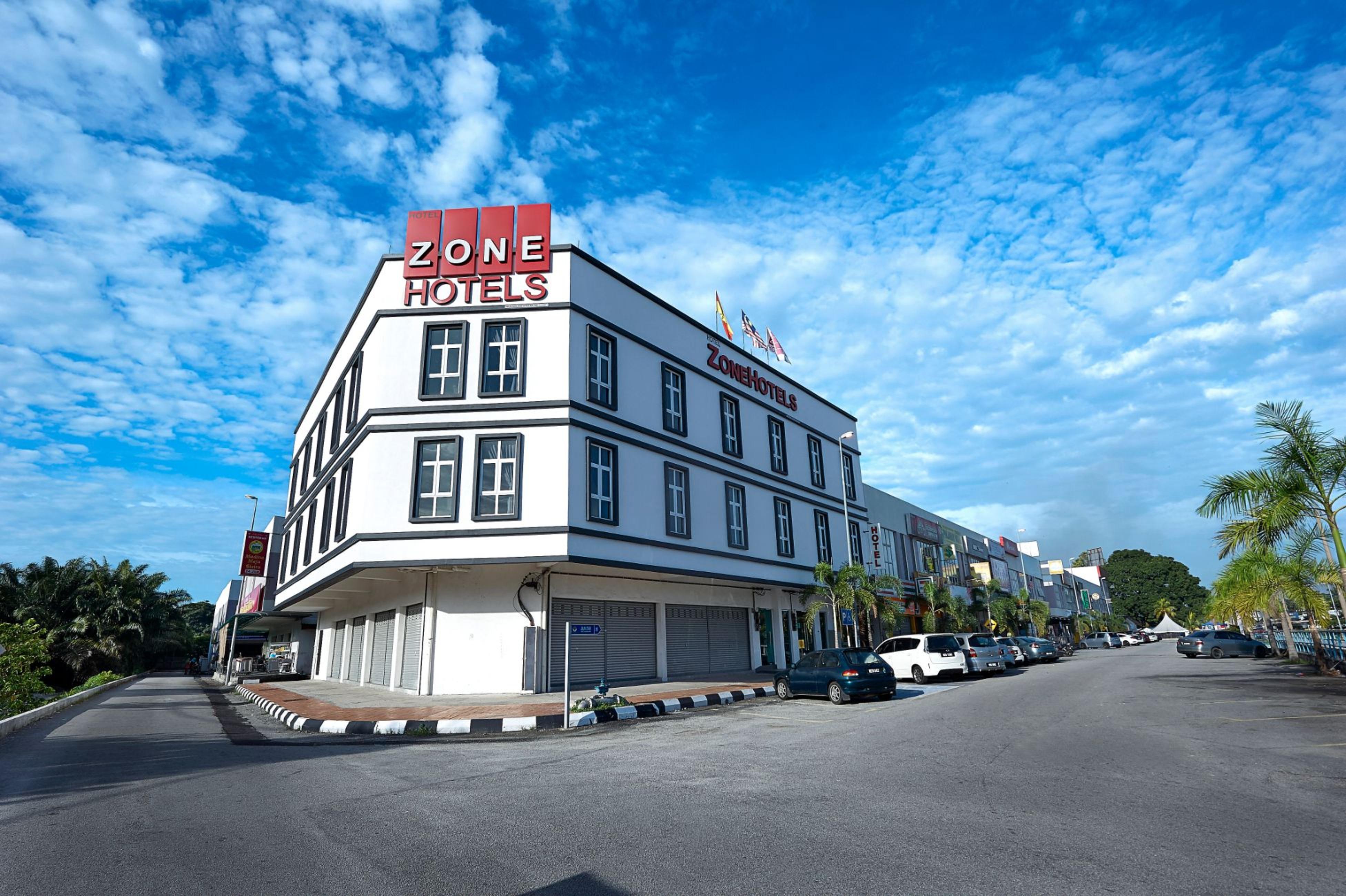 Zone Hotels, Telok Panglima Garang Teluk Panglima Garang Dış mekan fotoğraf
