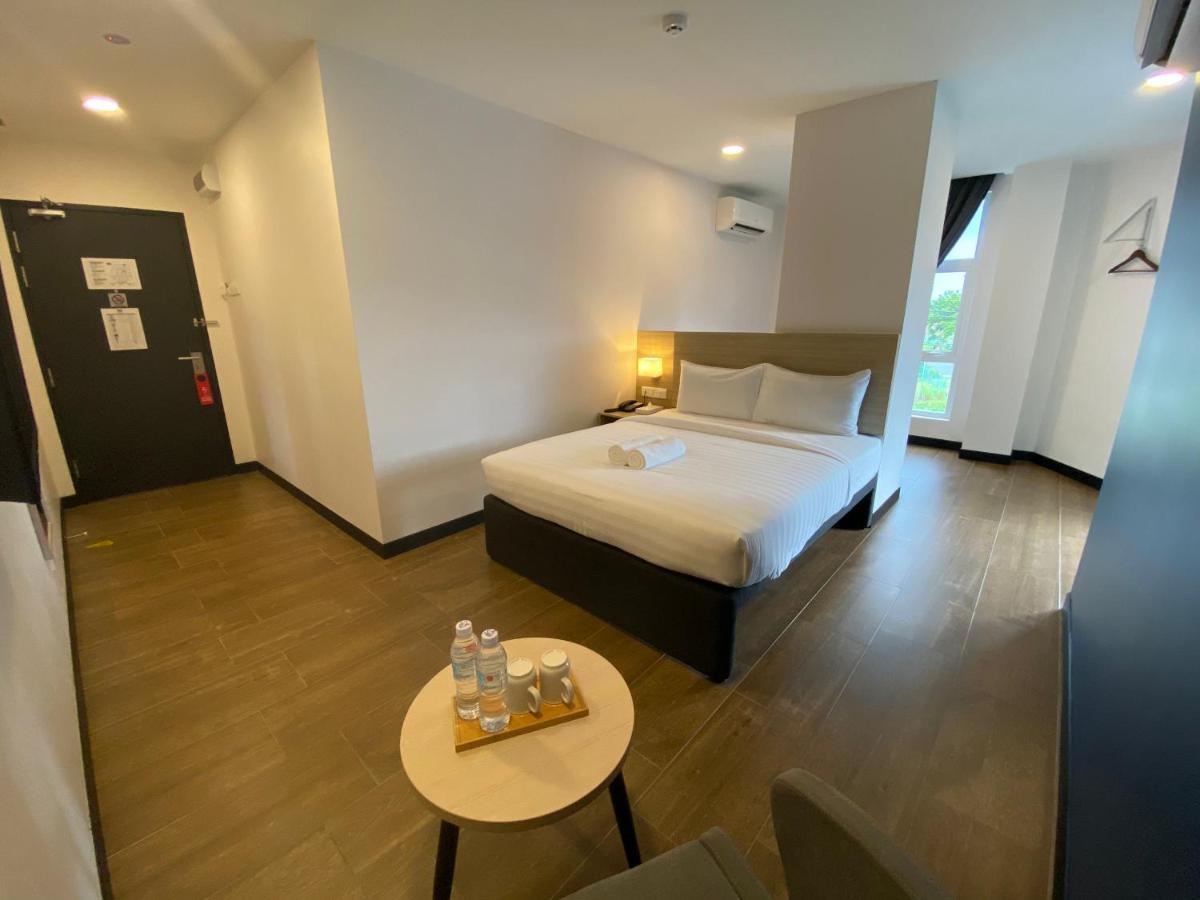 Zone Hotels, Telok Panglima Garang Teluk Panglima Garang Dış mekan fotoğraf